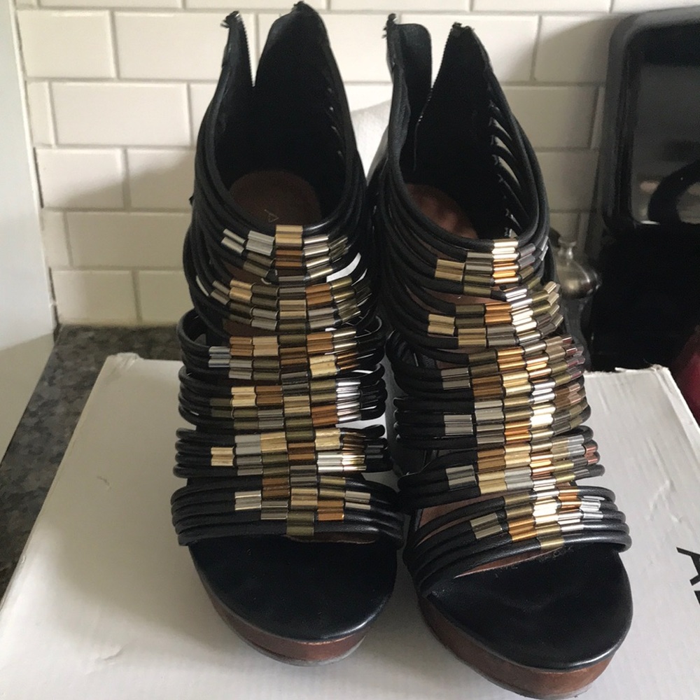 Gorgeous Aldo wedge sandal